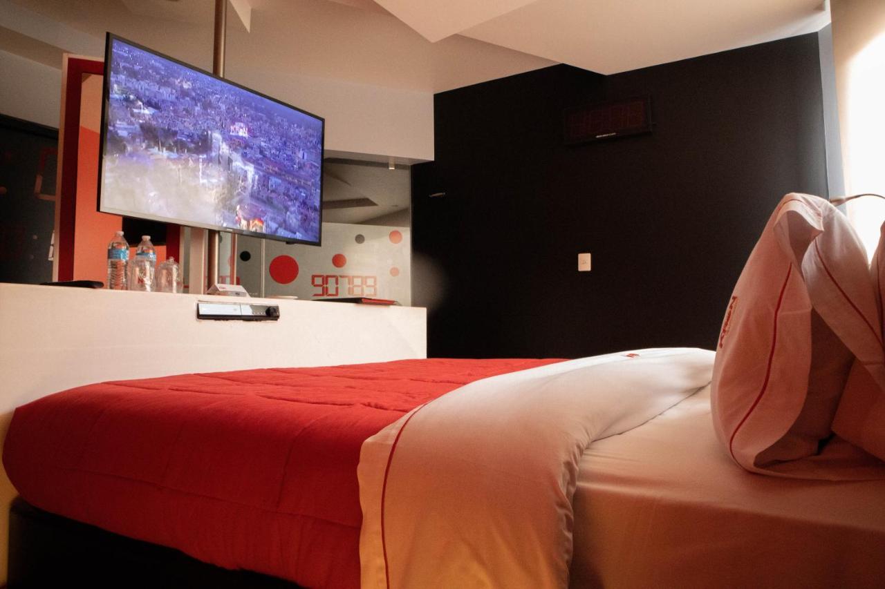 Love Hotel Kron Mexico Extérieur photo