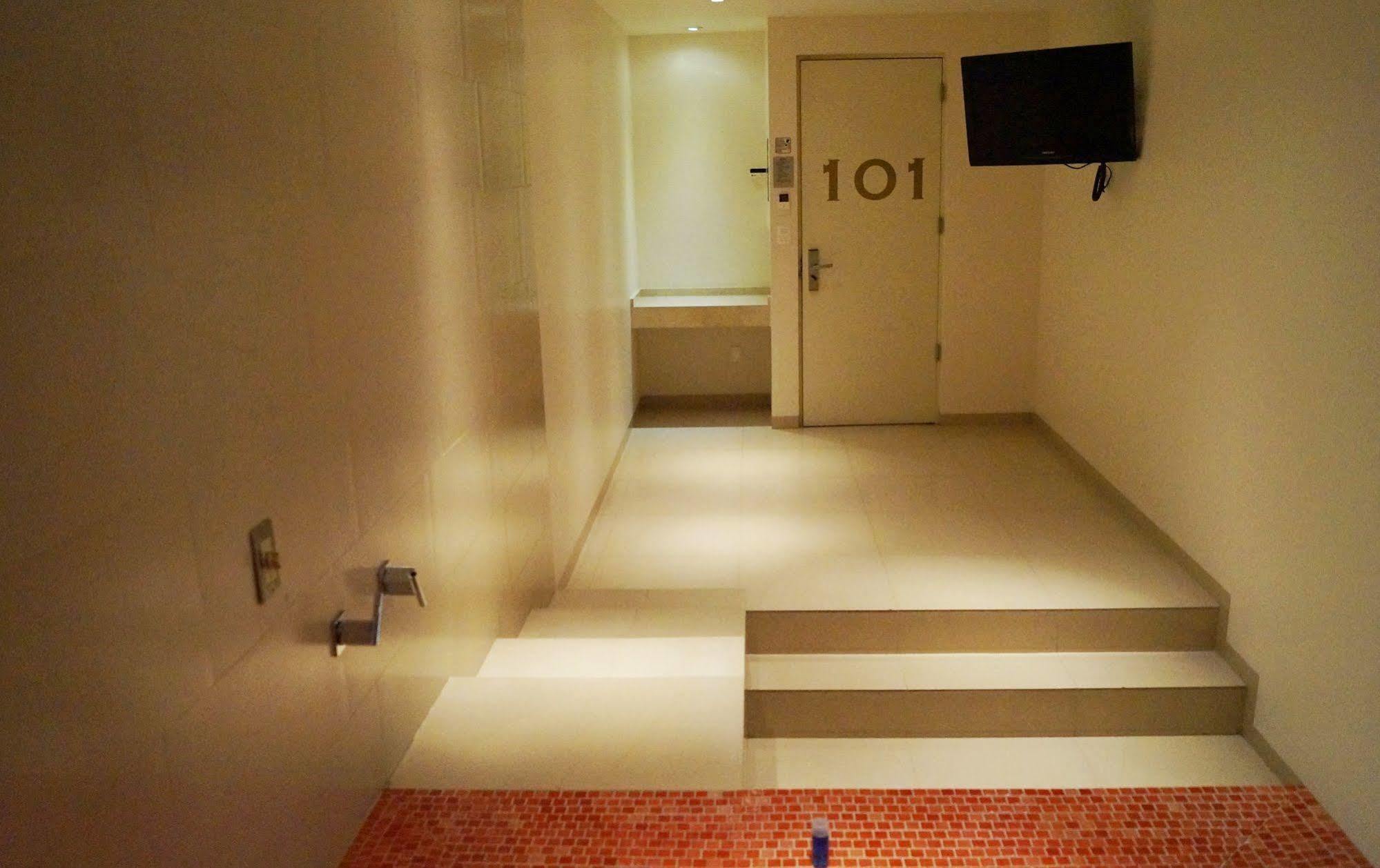 Love Hotel Kron Mexico Extérieur photo